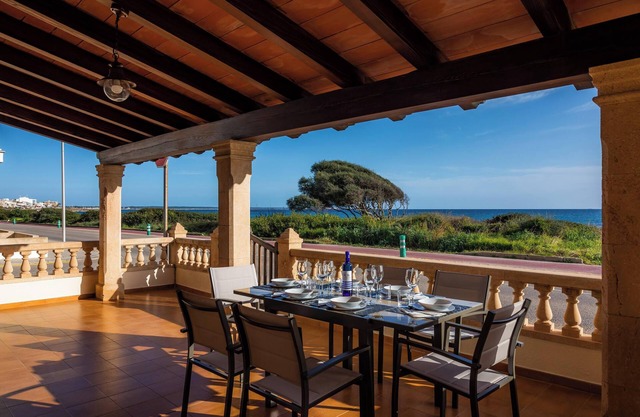 'Casa vacacional Es Vell Marí' with Sea View, BBQ, Terraces & Wi-Fi