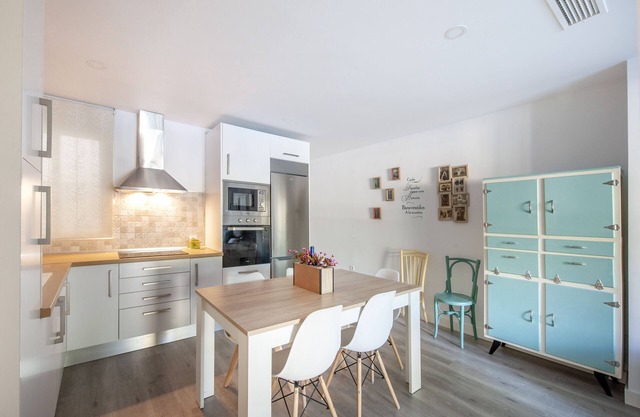 Casa Valentina: Comfort and Light in Downtown Seville
