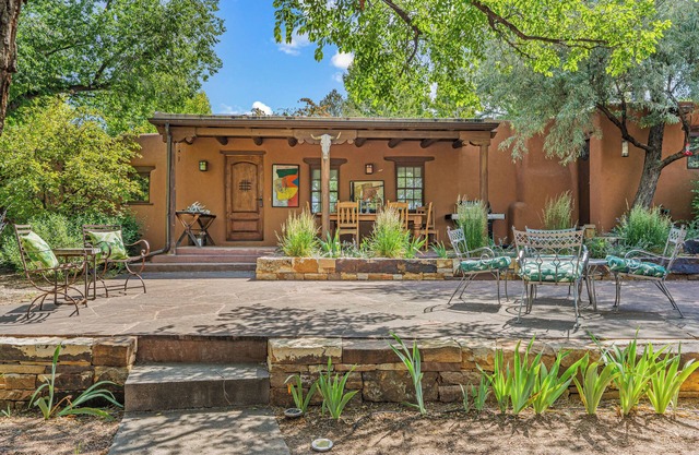 Casa Verano | Cozy Eastside Adobe Retreat