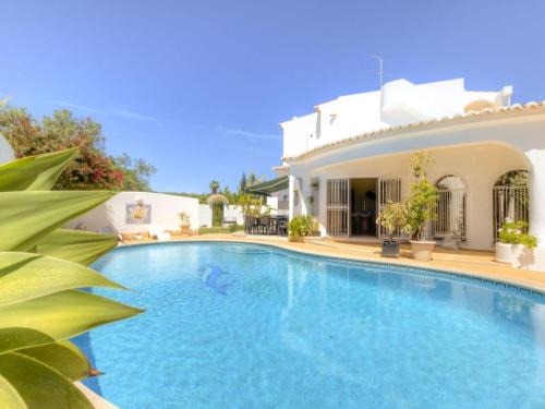 Casa Vilamoura Is A Lovely 5 Bedroom Villa With Ac And Private Pool Within Easy Distance Of All Of V