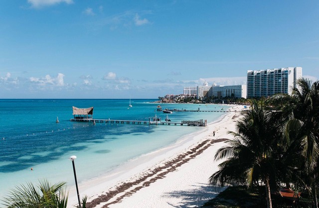 CasaZul - Luxury beachfront living Cancun for up to 30 guests