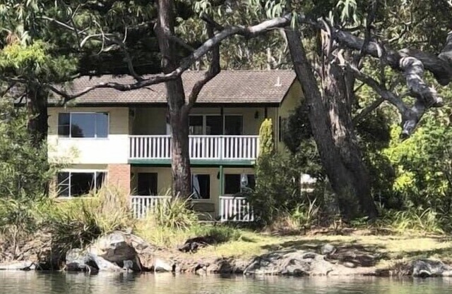 "Casey’s Retreat" - overlooking Currambene Creek, near Huskisson