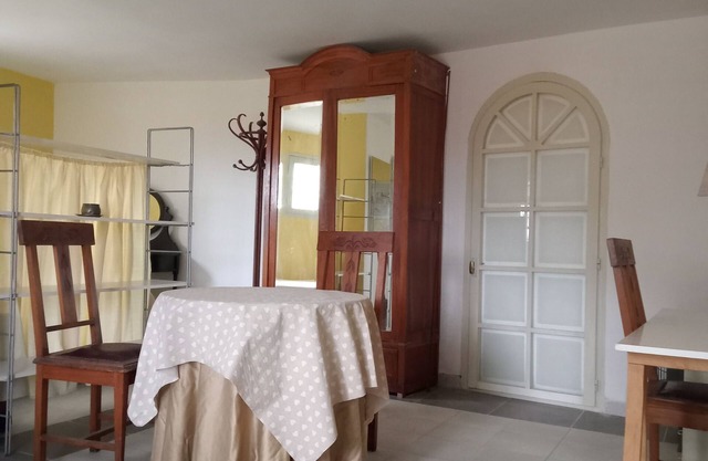 Casita Azul 2, sunny and independent.