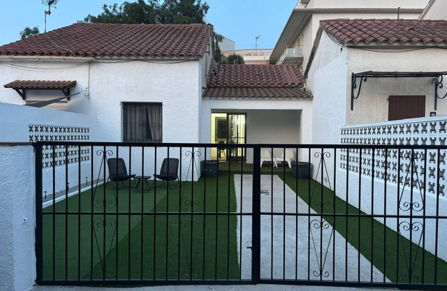 Casita moderna vacacional en roses