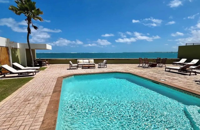 Casita Playa - Oceanfront Luxury Villa in San Juan