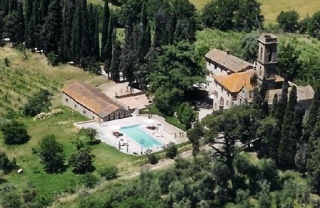 Castle rental in Monte Savino tuscany italy