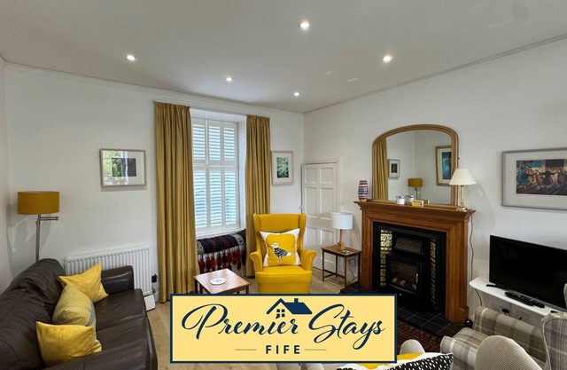 Castle Rock, Crail - a cottage that sleeps 7 guests in 4 bedrooms