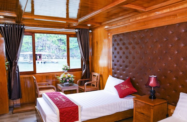 Cat Ba Sisters Cruise
