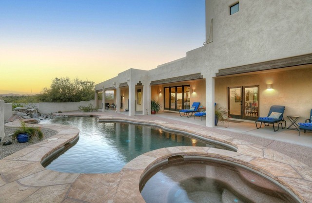 Catalina Breeze – Luxury Living with Heated Pool/Spa and Stunning Mountain Views