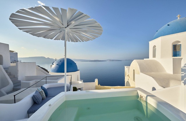 Cave Suite Oia