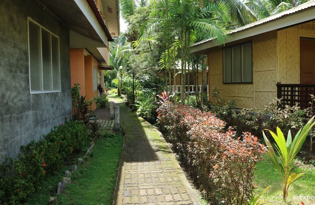 Caves Dive Resort