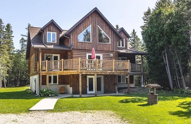 Cedars on Huron - A Chalet Retreat by Lake Huron