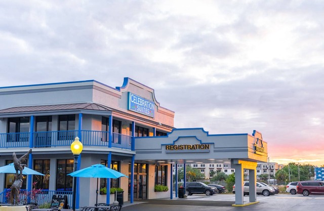 Celebration Suites - 2 Miles from Disney - For 6