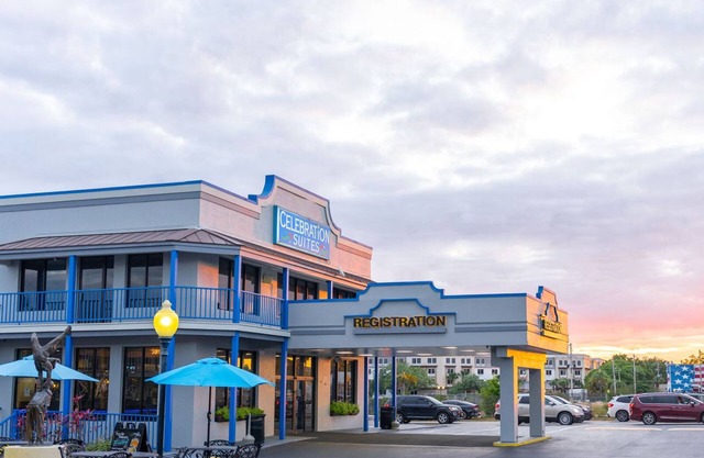 Celebration Suites - 2 Miles from Disney - For 6