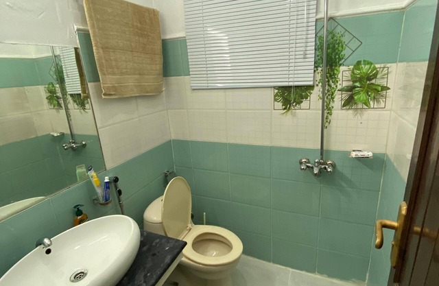 Celestial Gold - Room in JoharTown Lahore - WiFi, AC, Bath