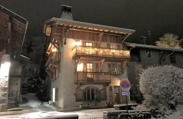 Center of Samoëns, classy apartment for 4 people in renovated house