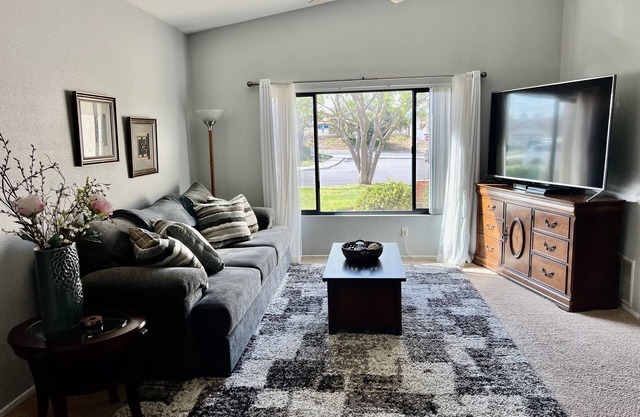 Centered near freeways/10min drive from the Temecula Valley Vinyards