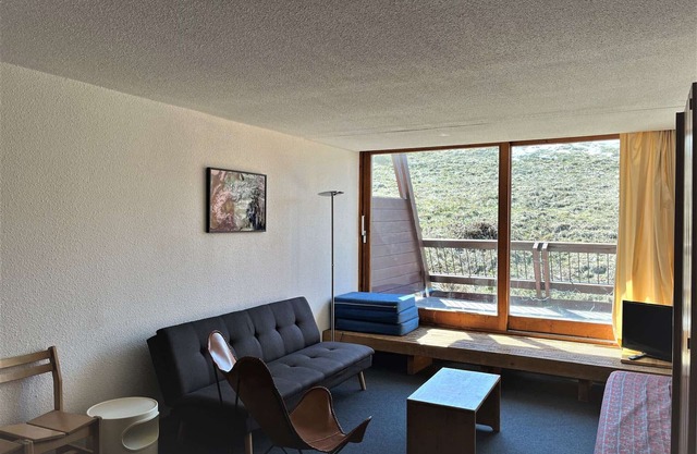 Central 3-Room Apartment for 7, South Balcony, Near Slopes & Shops, Arc 1600