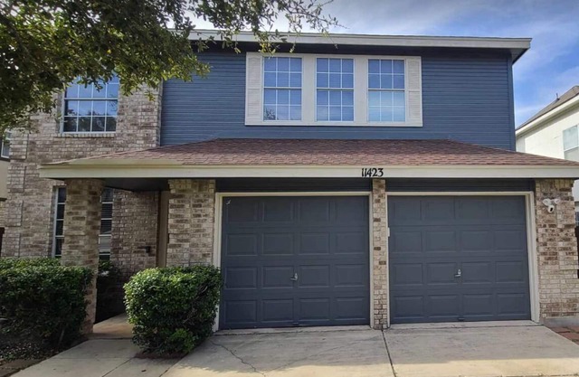 Central, Airport & Downtown: Hotel House Retreat -Remodeled 2024!