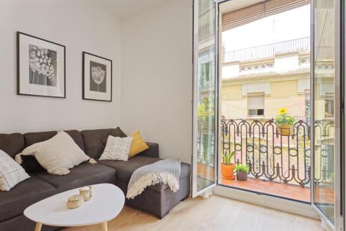 CENTRAL & BRIGHT APARTMENT!