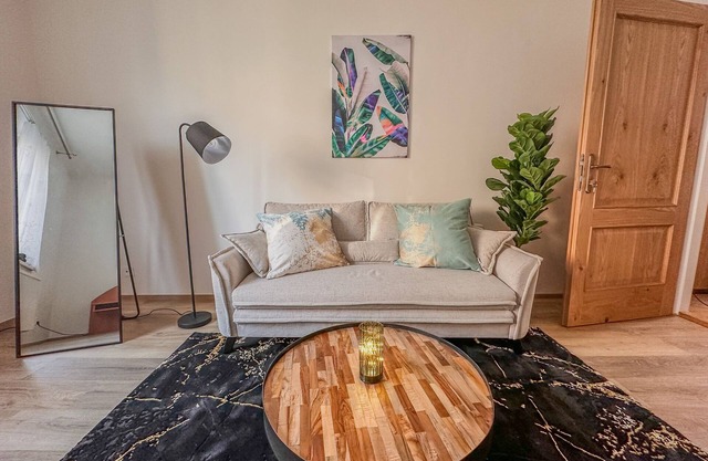 Central Cozy & Charming Residence 3min from Riverside Prague