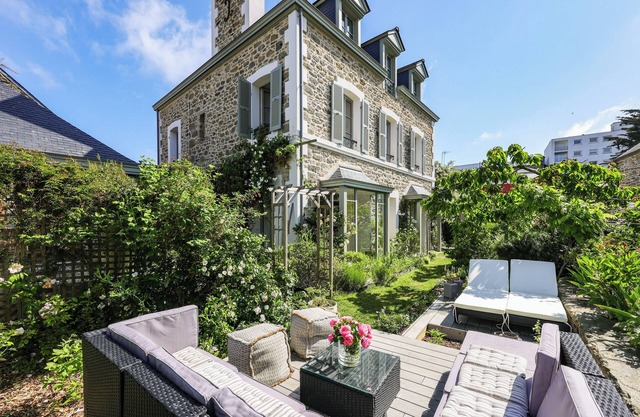 Central Cozy Stone-Villa: 4BR/10p, Spa & AGA
