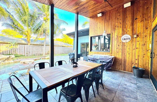 Central Delray Beach 4 bed/3 bath House, near Downtown & Beach, pet-friendly