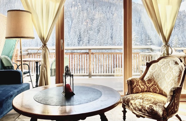 Central apartment for 3 people with terrace and parking-700 m from the cable car