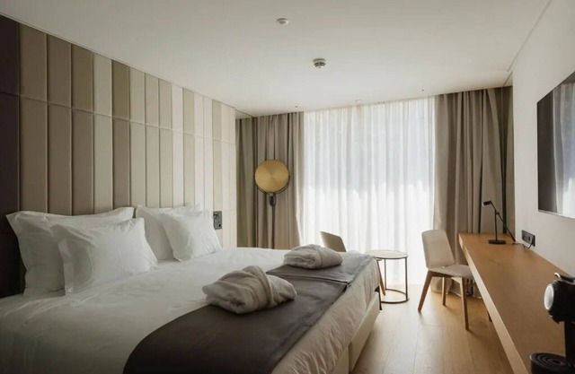 Central Lisbon Stay Near Culture, Shopping, Cuisine & José Alvalade Stadium