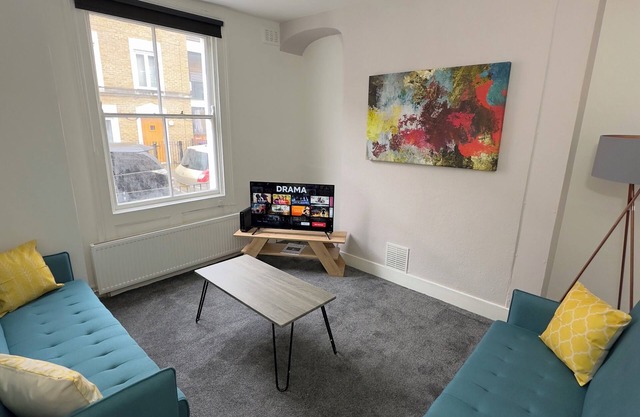 Central London 5-bed Townhouse