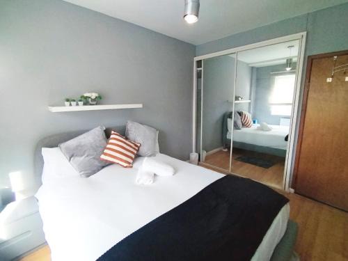 Central London rooms EC1V