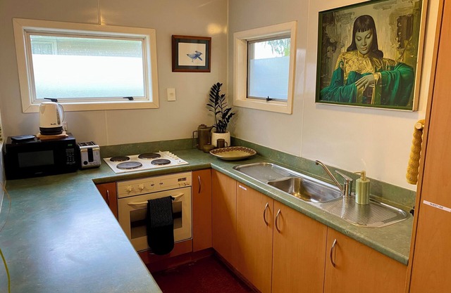 Central Māngere Bridge Gem, Family and Pet Friendly. Close to the Airport.