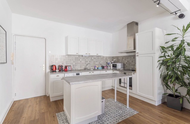 Central Narbonne with Rooftop Terrace