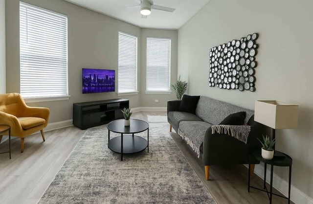 Central Park Pad 3BR