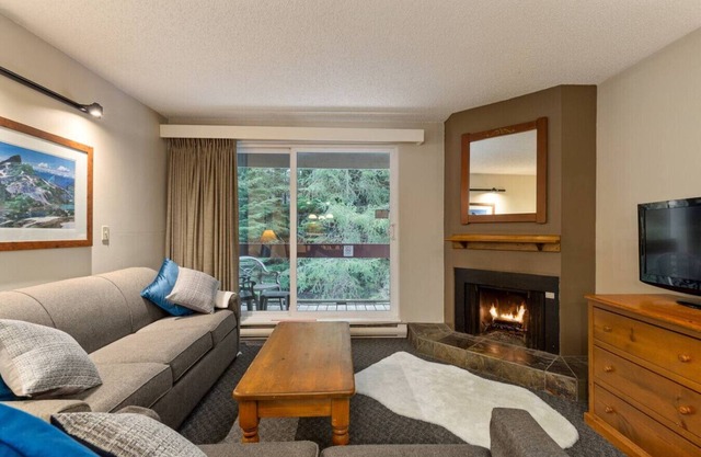 Central Whistler 2BR|Pool,Hot Tub,Ski/Bike Storage
