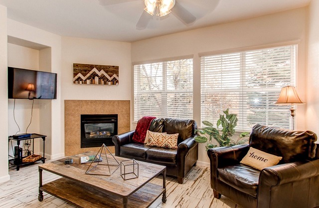 Centrally located Condo on the main floor in Centennial/Parker Area