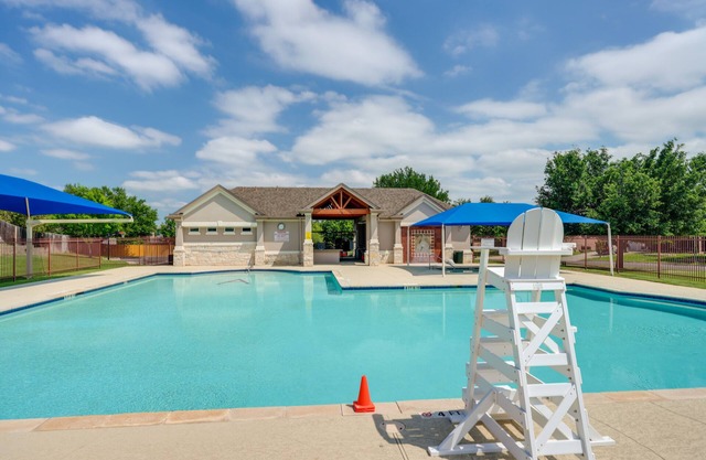 Centrally Located Kyle Home: Walk to Pool & Park!