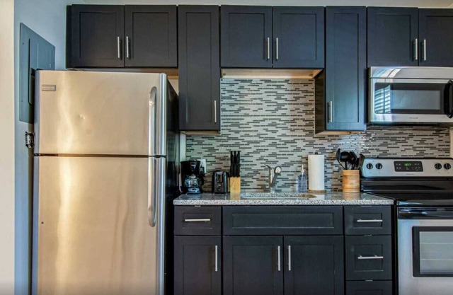 Centrally Located Studio Near Downtown