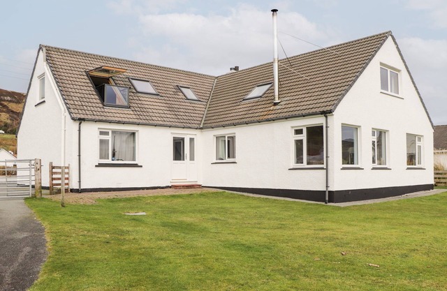 CEÓL NA MARA, family friendly, country holiday cottage in Uig