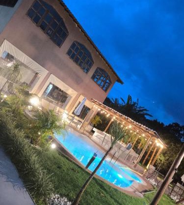 Chácara Prainha JK com piscina praia no quintal de casa