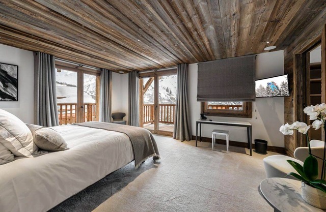 Chalet Darcy - Five Bedroom Villa, Sleeps 12