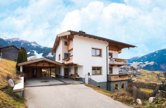 Chalet in Zillertal near Ski Bus Stop