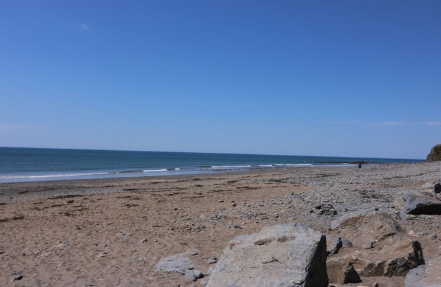 CHALET 18 SMARTY'S VIEW, pet friendly, with a garden in Aberystwyth