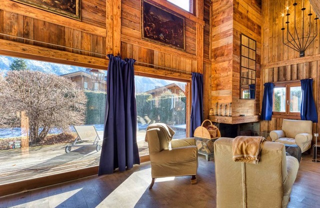 Chalet Alma - self catered chalet that sleeps 10-13 in five bedrooms with pool, sauna and garden