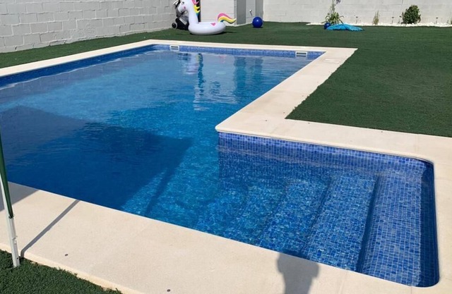 Chalet Angeles with pool and garden in the Marquesado area