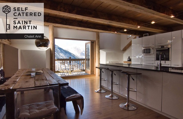 Chalet Ann | Fabulous 5-bedroom ski chalet with amazing views in Les 3 Vallées