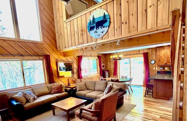 Chalet at Mt Snow, ski-home, free shuttle