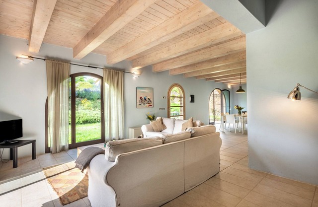 Chalet "Azzurro" with Mountain View, Shared Pool & Wi-Fi