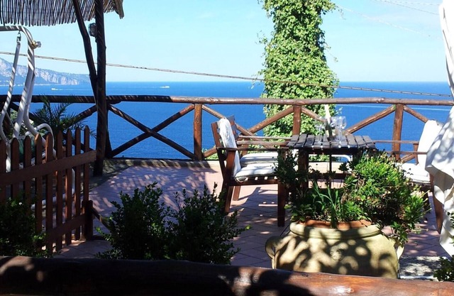 Chalet 'Blu Home' with Sea View, Wi-Fi and Air Conditioning