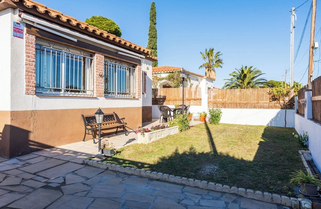 Chalet 'Casa Thaiker' with Mountain Views, Garden, BBQ & A/C